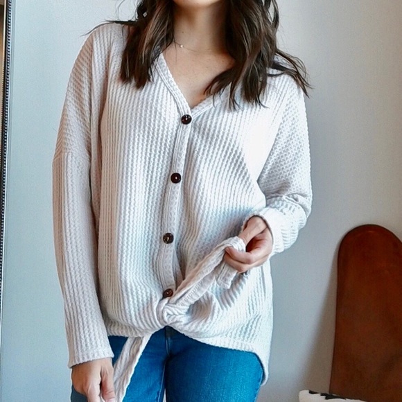 Tops - Tie front oatmeal top S • L
